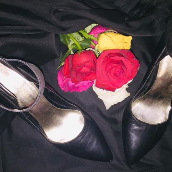 SHOES - Picture 3 of 3